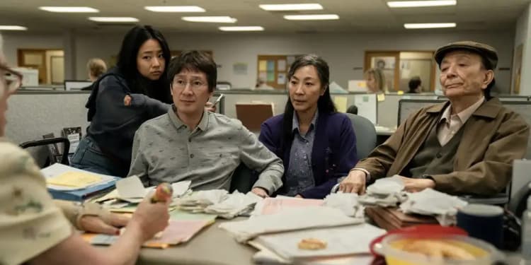 eeaao-michelle-yeoh-ke-huy-quan-stephanie-hsu copy